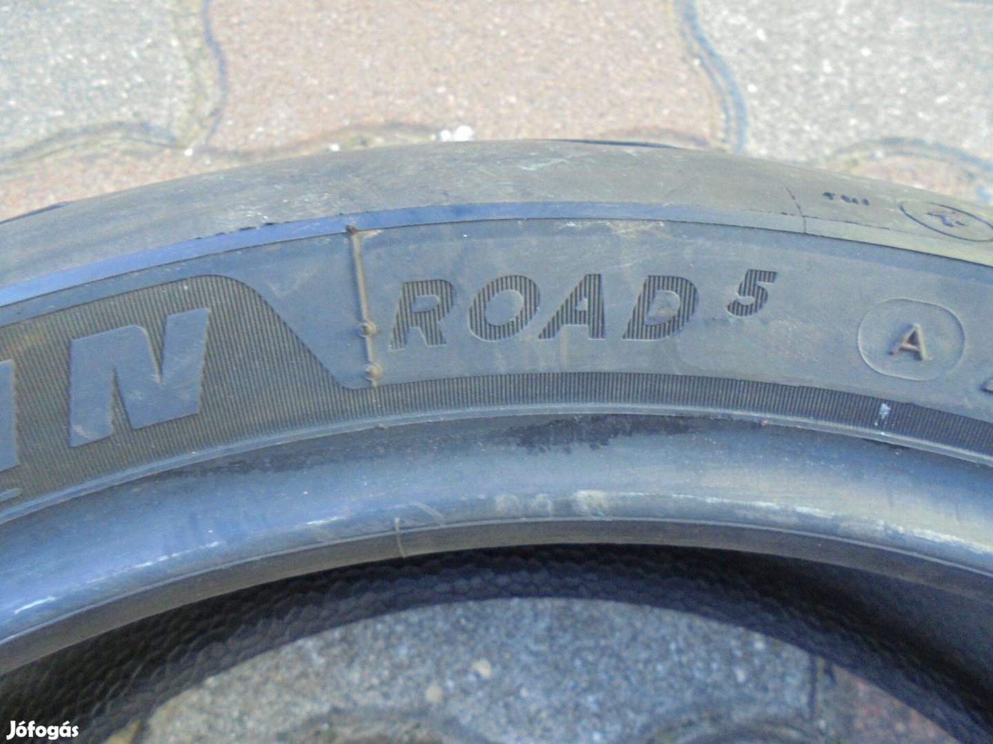 Újszerű 180/55 R 17-es Prémium motor gumi eladó