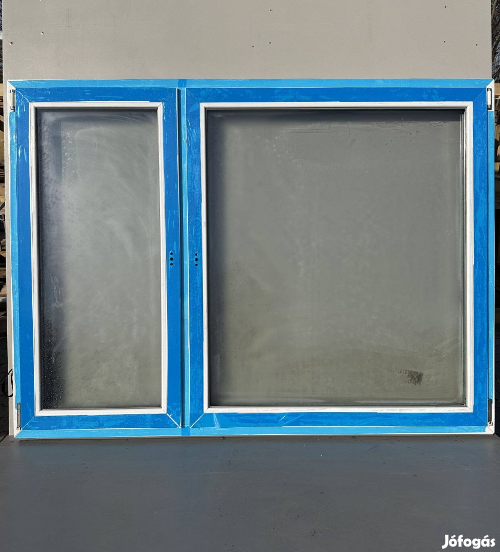 Újszerű 197x145 bny-ony aszimmetrikus műanyag ablak eladó
