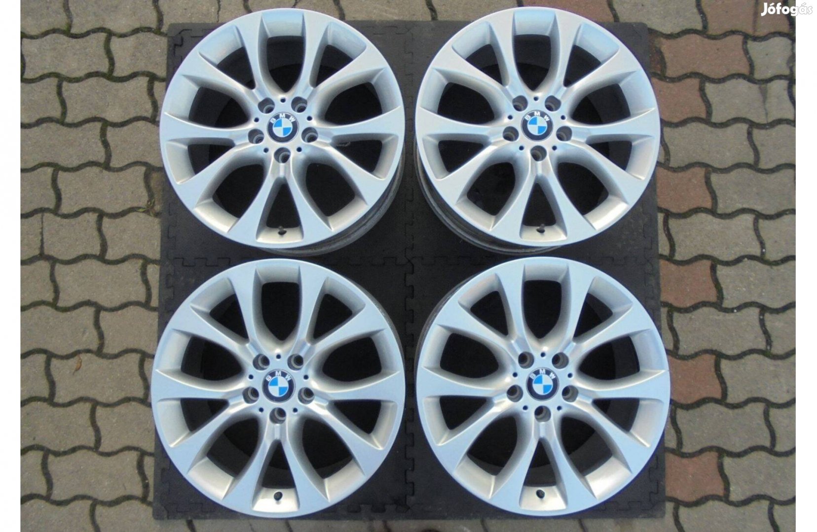 Újszerű 19-es gyári BMW alufelni eladó