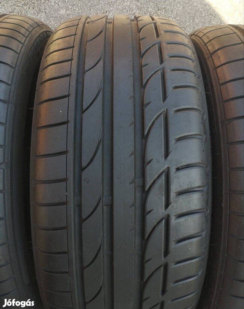 Újszerű 225/40 19 Bridgestone nyári gumi r19 " dot20
