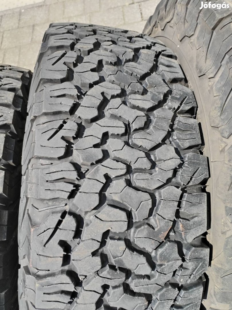 Újszerű 255/70R18 Bfgoodrich