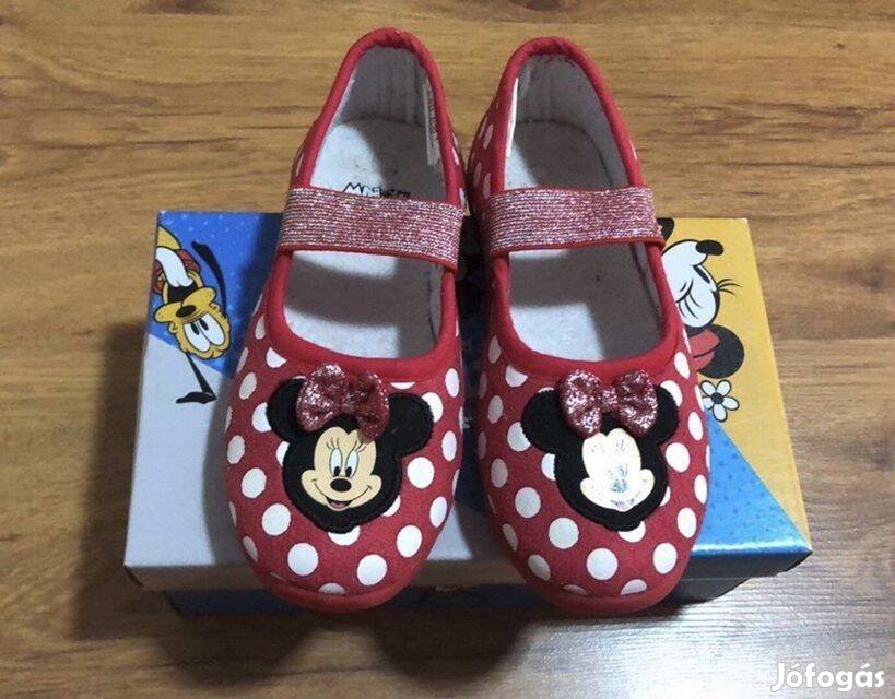 Űjszerű 28-as Minnie benti cipő