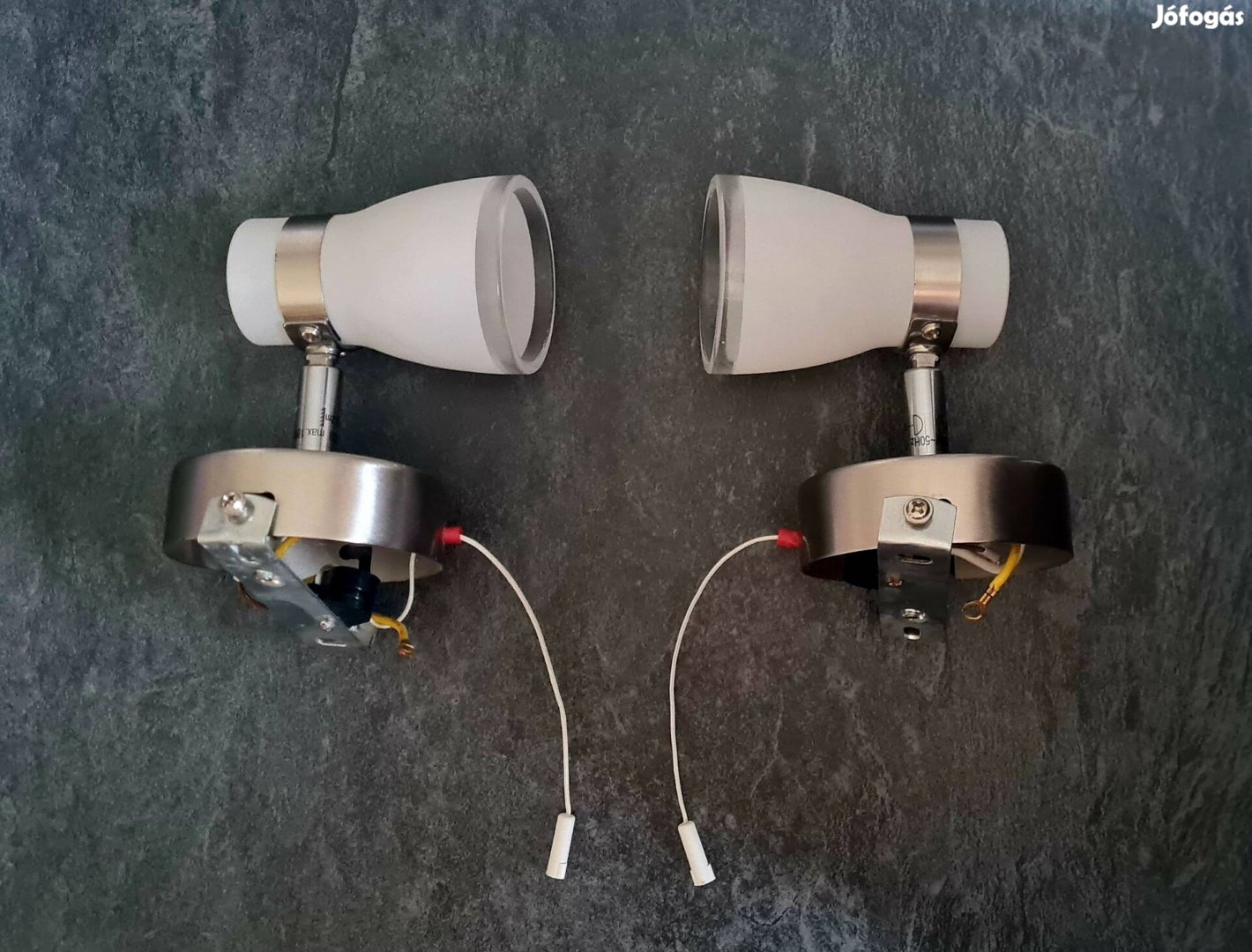 Újszerű 2 db-os húzózsinóros falilámpa csomag égőkkel