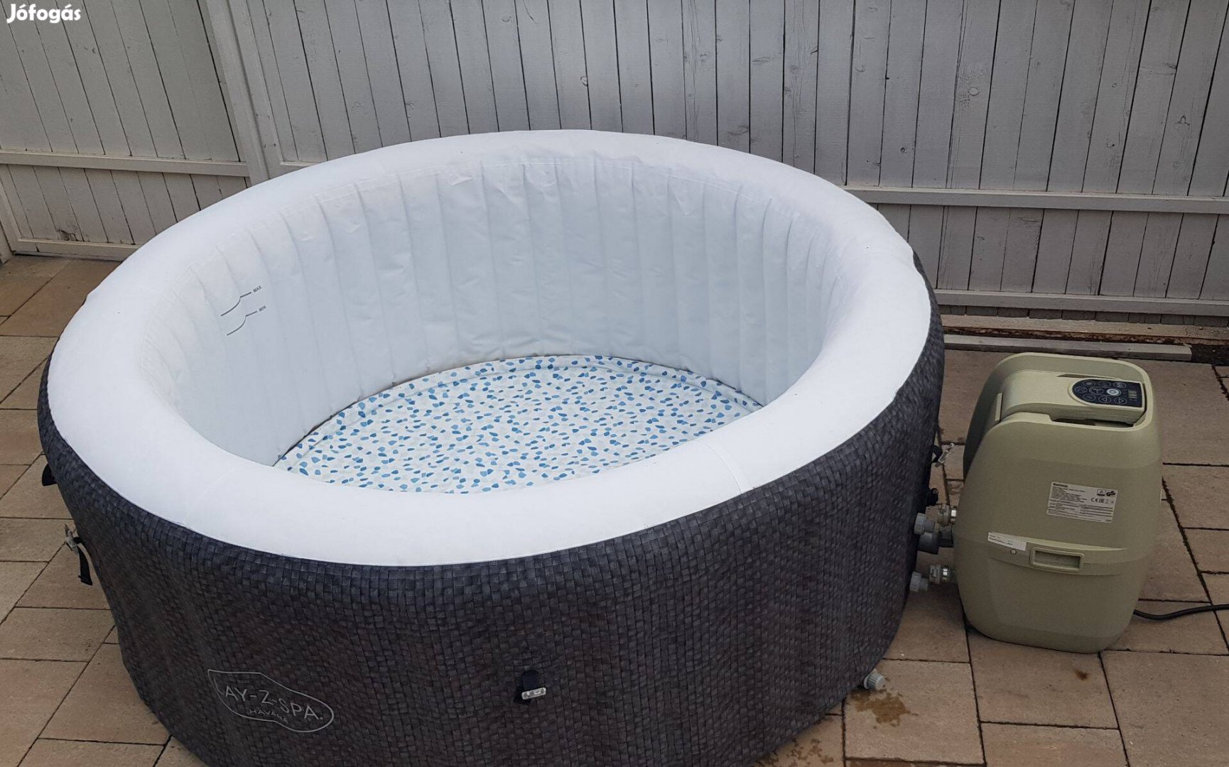Újszerű 4 fős mobil pezsgőfürdős jakuzzi Bp.-en 145 eFt, Vidékre is le