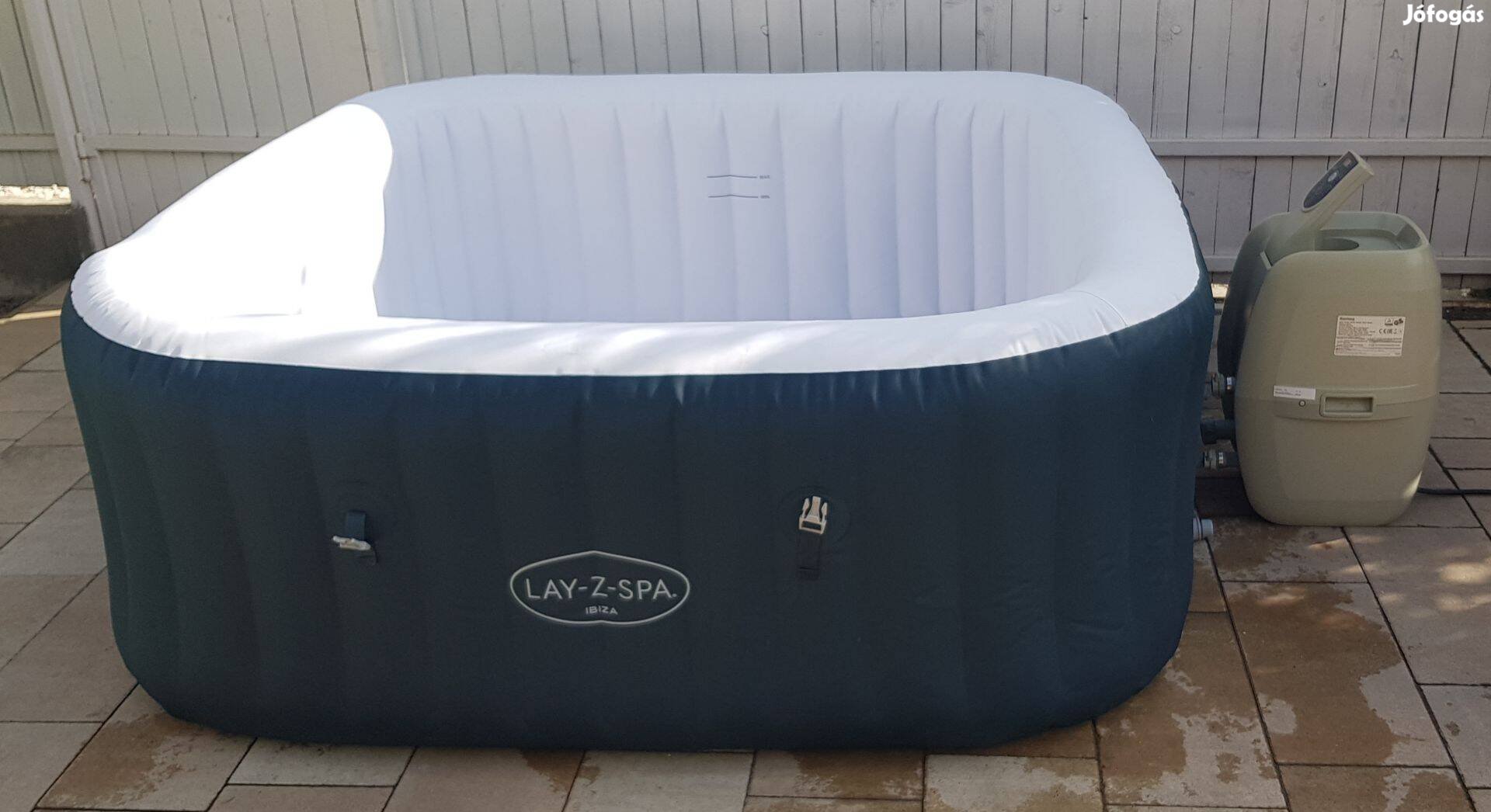 Újszerű 4 fős mobil pezsgőfürdős jakuzzi Bp.-en 148 eFt, Vidékre is le