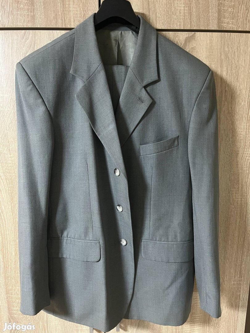 Újszerű 54-es ffi. öltöny eladó!