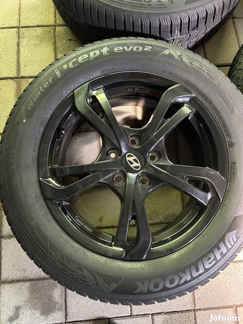 Újszerű 5x114,3 Hyundai alufelni r17