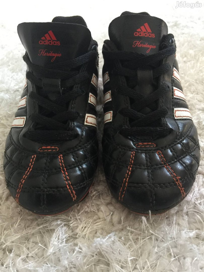 Újszerű Adidas focicipő