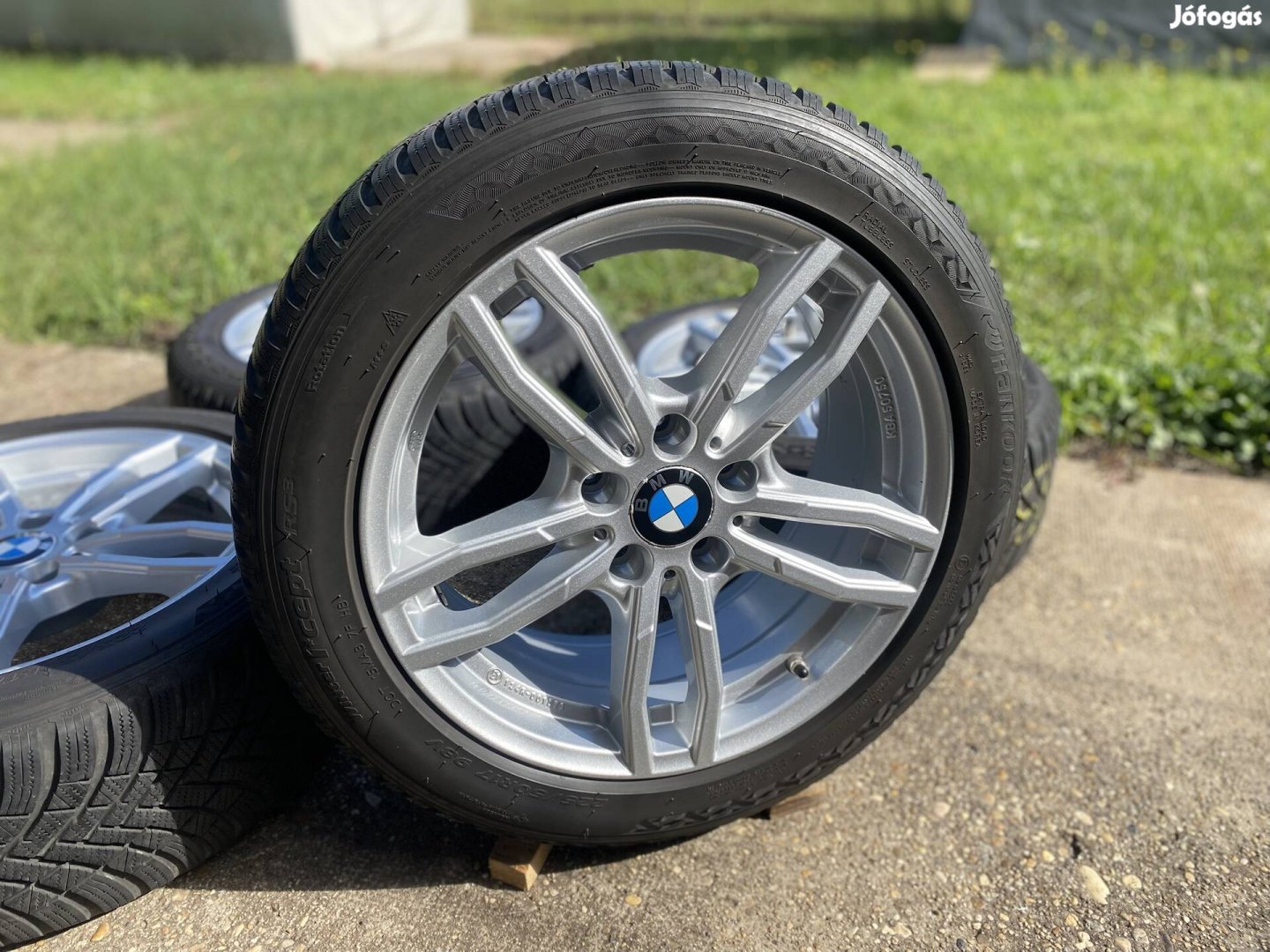 Újszerű BMW F30 17"-os alufelni szett 225/50R17 téli gumikkal
