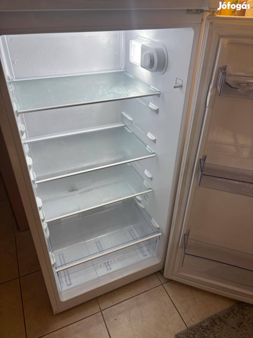 Újszerű Beko felülfagyasztós hűtőszekrény eladó Nyíregyházán