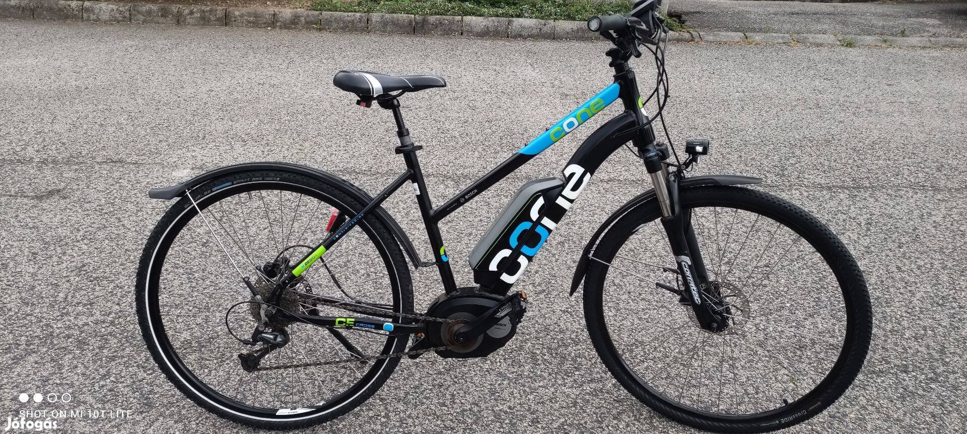 Újszerű Cone elektromos kerékpár pedelec e-bike Bosch Cross Trekking