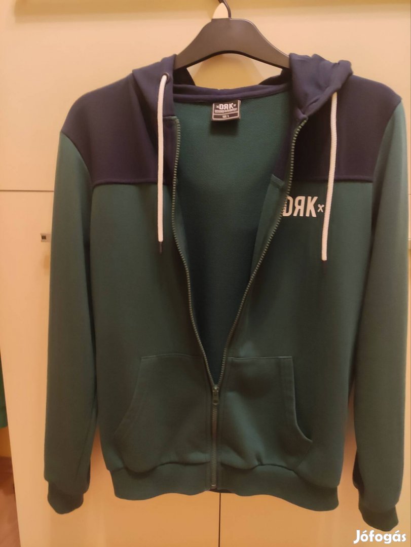 Újszerű DRK kapusznis pulcsi