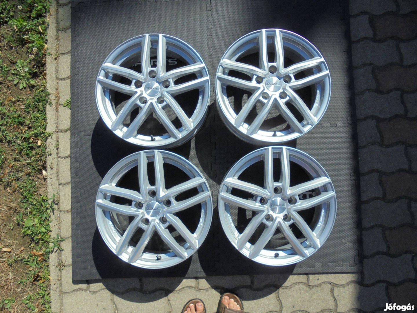Újszerű Dezent 5 x 112-es alufelni eladó