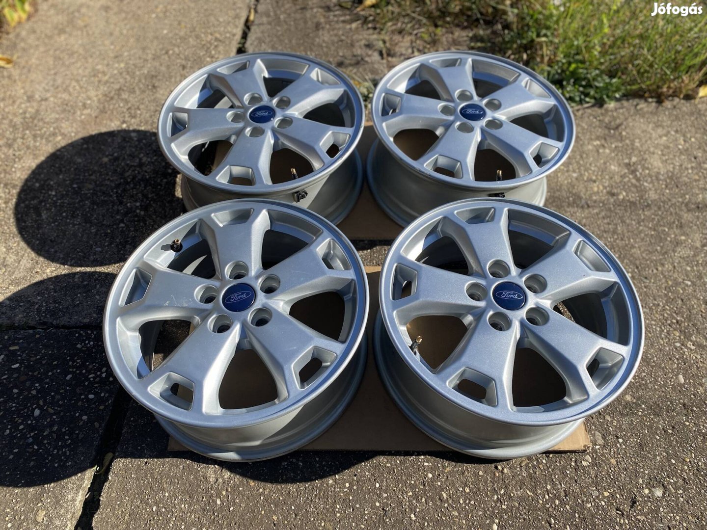 Újszerű Ford Transit Connect gyári 16"-os gyári alufelni szett ET50