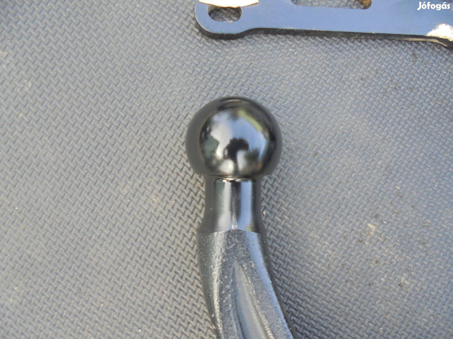 Újszerű Gyári levehető fejes 3008-as vonóhorog eladó