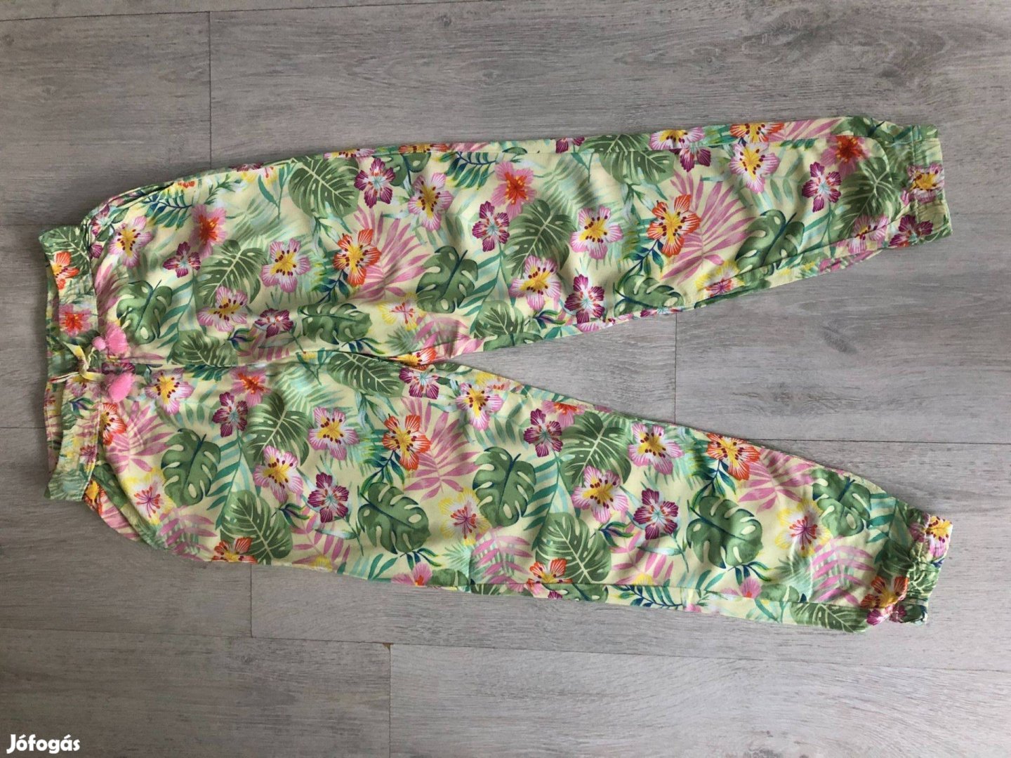 Újszerű H&M trópusi virágos nyári nadrág - 134, 8-9 év