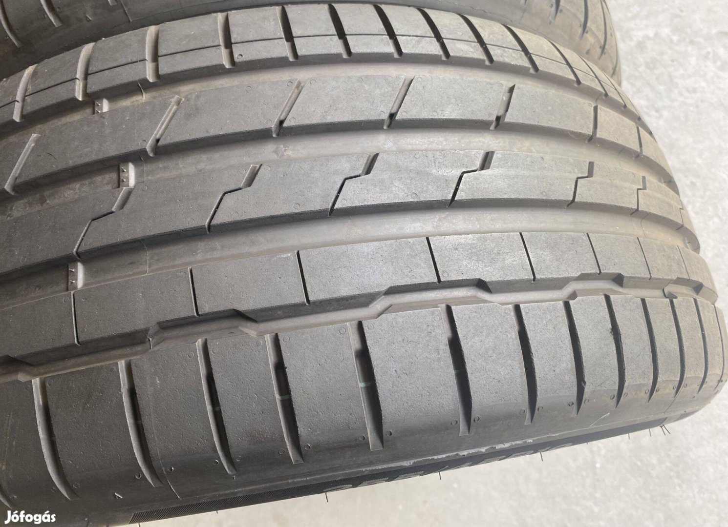 Újszerű Hankook Ventus S1 Evo3 255/45 R19 nyári gumik 2db.7,5mm