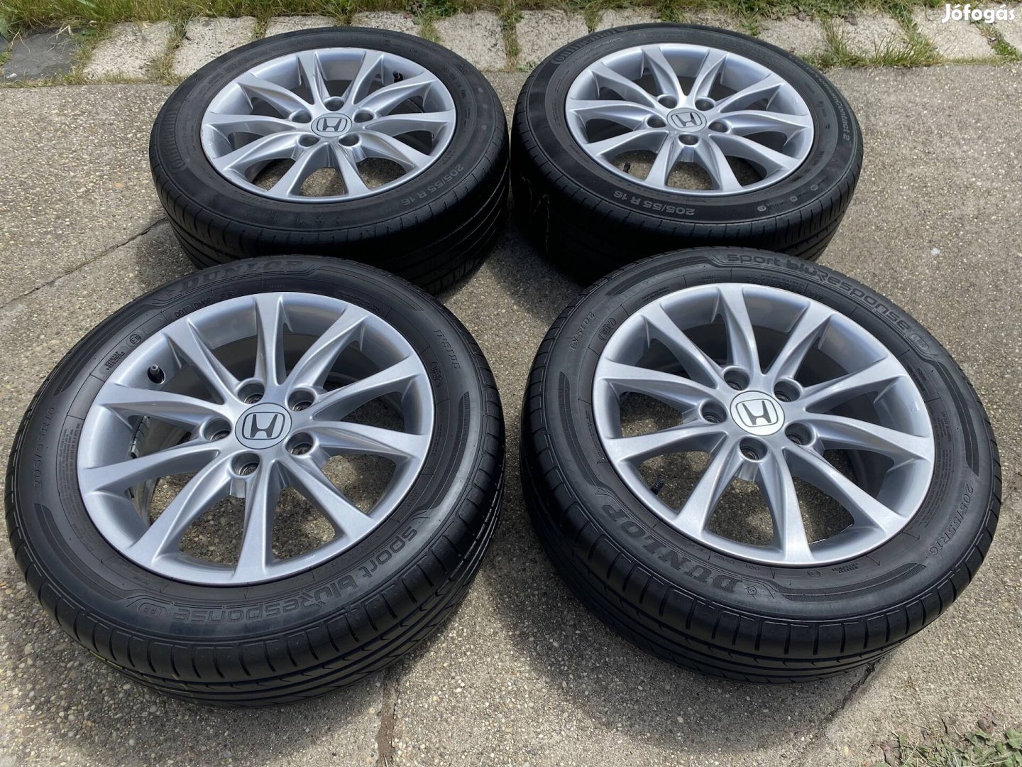 Újszerű Honda Civic gyári 16"-os alufelni 205/55R16 Dunlop