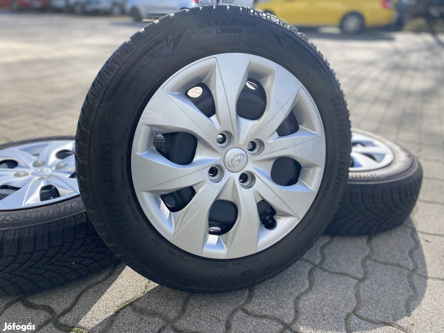 Újszerű Hyundai i20 gyári 15-os lemezfelni szett 18565R15