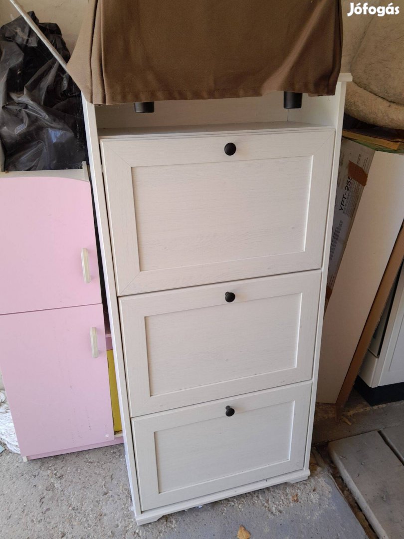 Újszerű IKEA Brusali cipősszekrény eladó