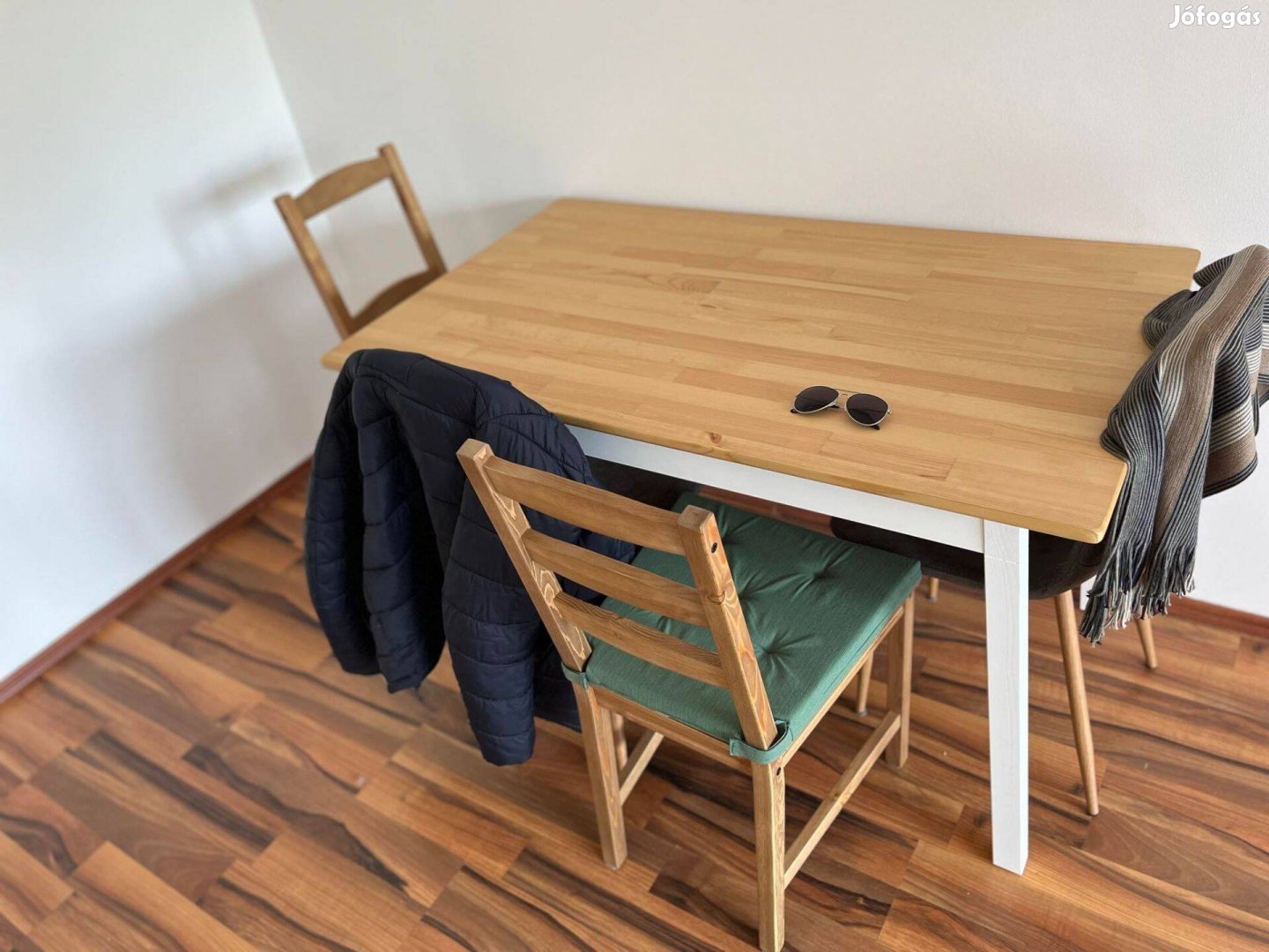 Újszerű Ikea Pinntorp Asztal 125x75 cm, összeszerelve áron alul eladó