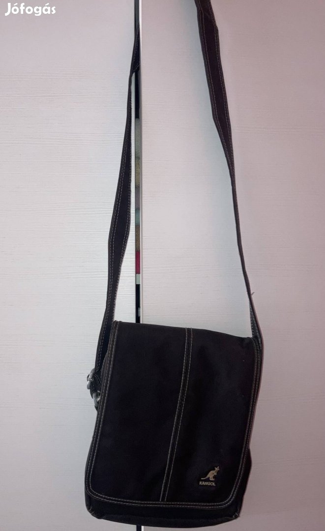 Újszerű Kangol Angliából sötétkék sok zsebes uniszex