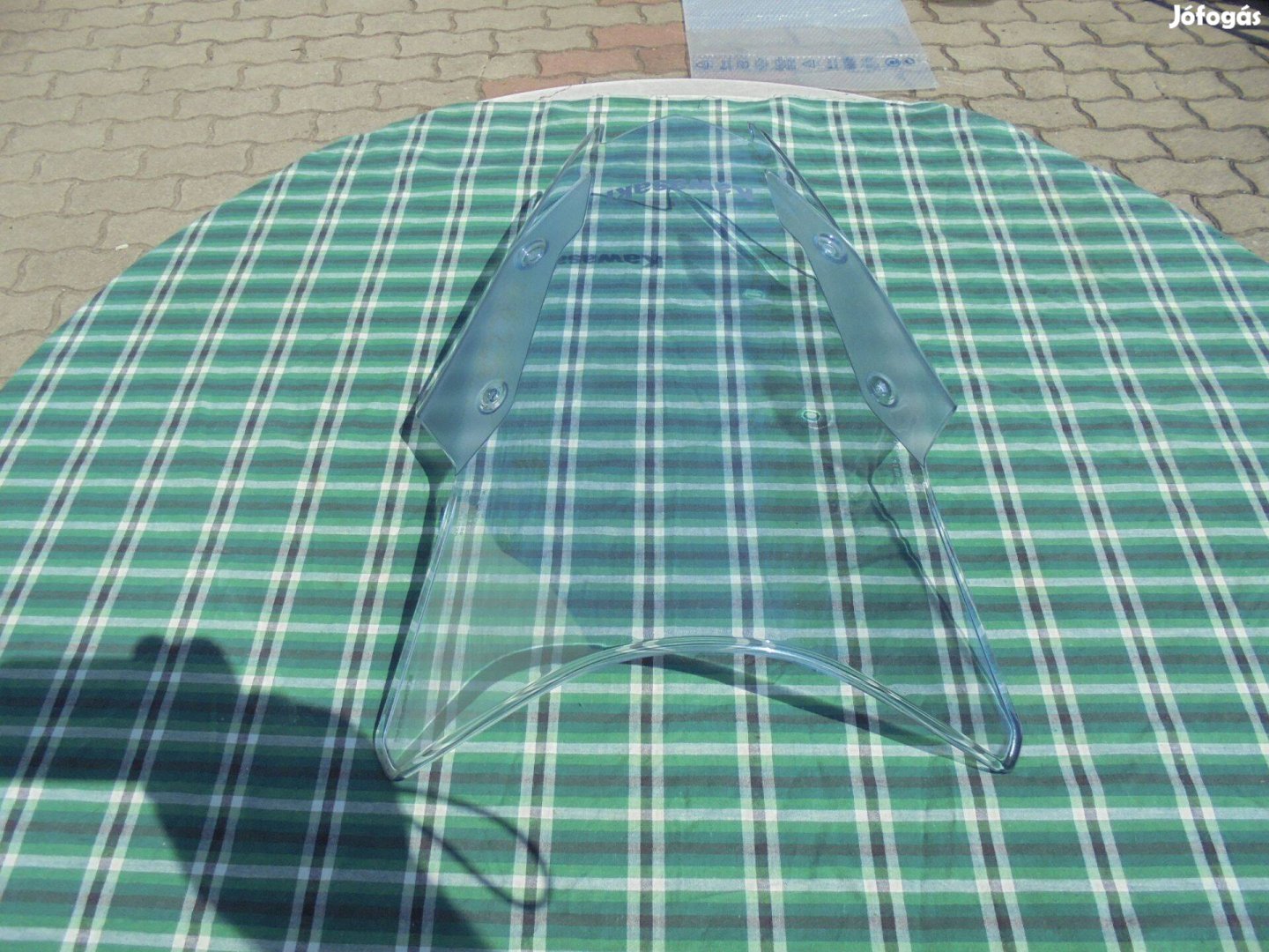 Újszerű Kawasaki plexi eladó