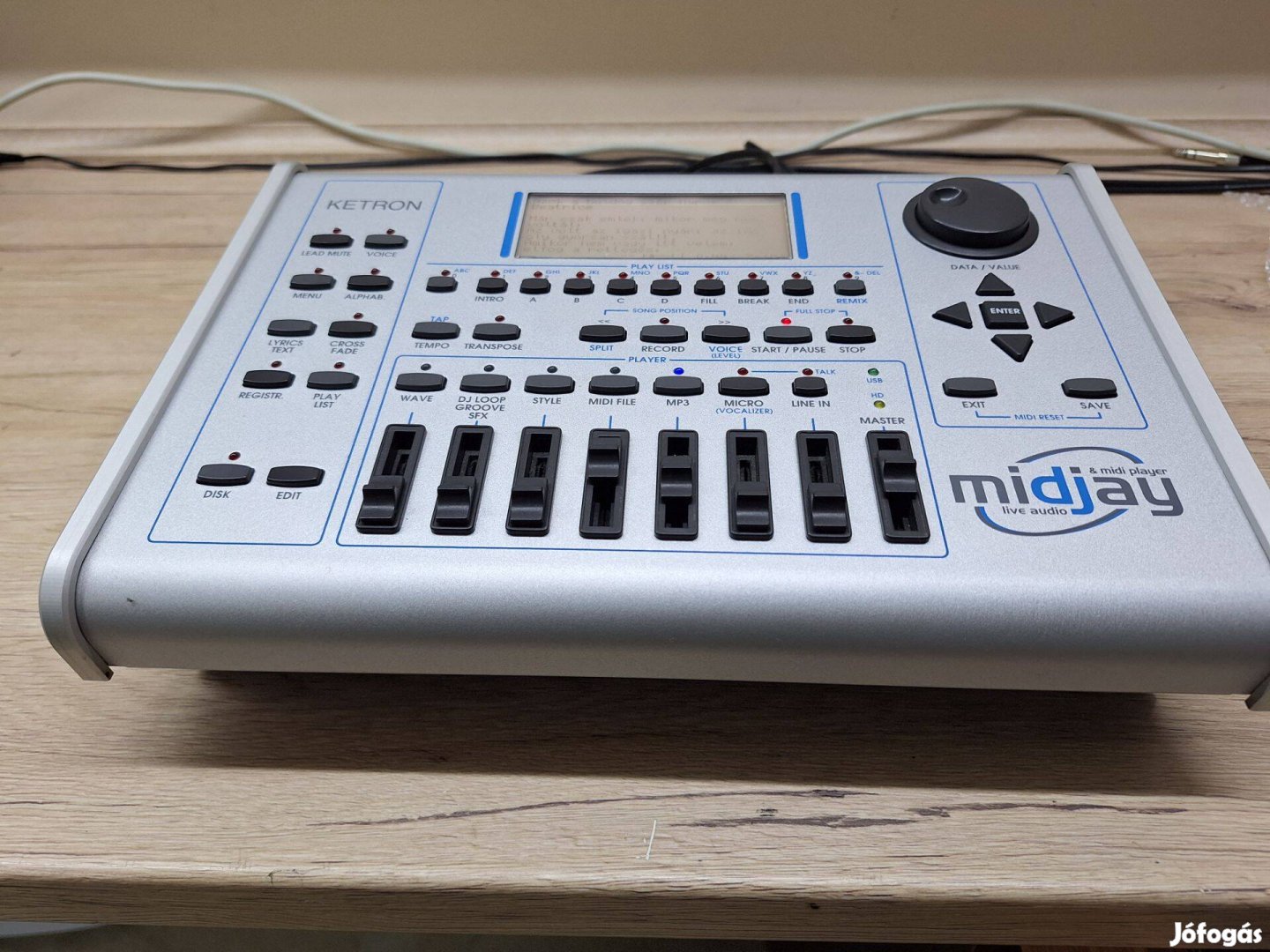 Újszerű Ketron Midjay SSD, vokál extrákkal,
