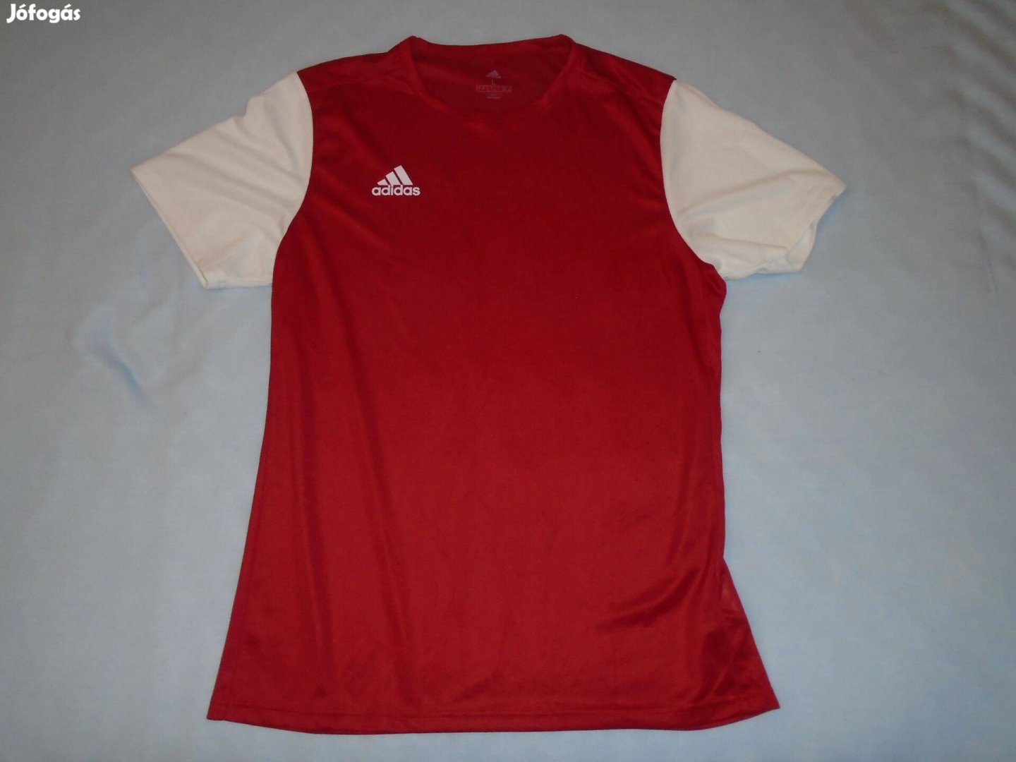 Újszerű L méretű Adidas piros fehér színű póló (méret L)