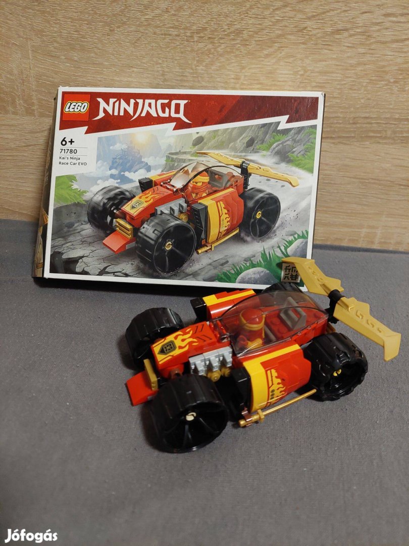 Újszerű Lego Ninjago autó 71780 !