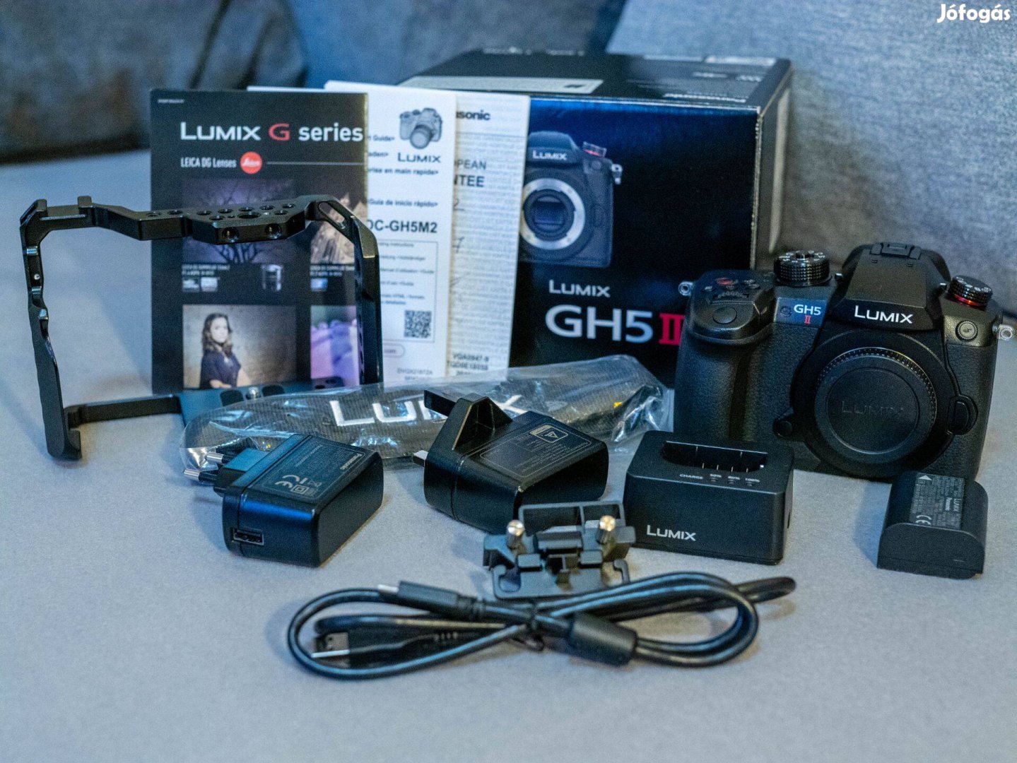 Újszerű Lumix GH5II Cage-el és minden gyári tartozékával