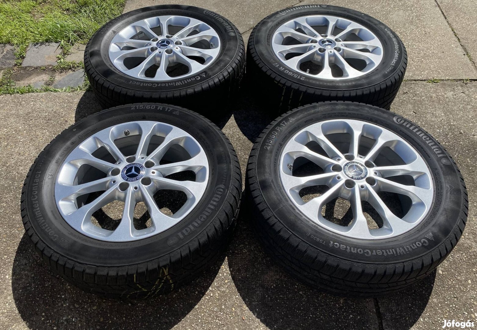 Újszerű Mercedes gyári 17"-os alufelni szett 215/60R17