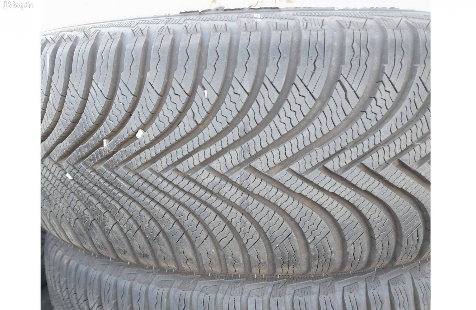 Újszerű Michelin 215/55 r17 téligumi