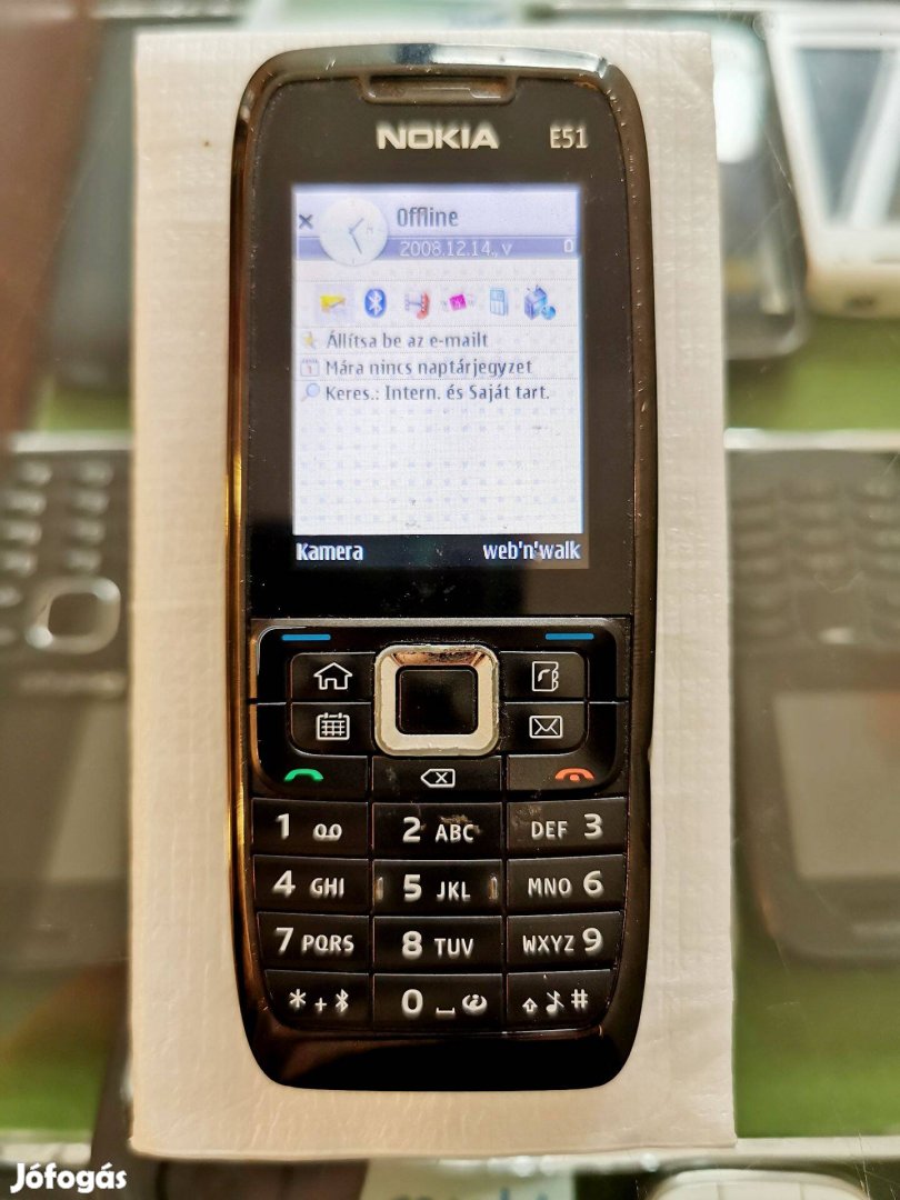 Újszerű Nokia E51 retro nyomógombos telefon TELEKOM