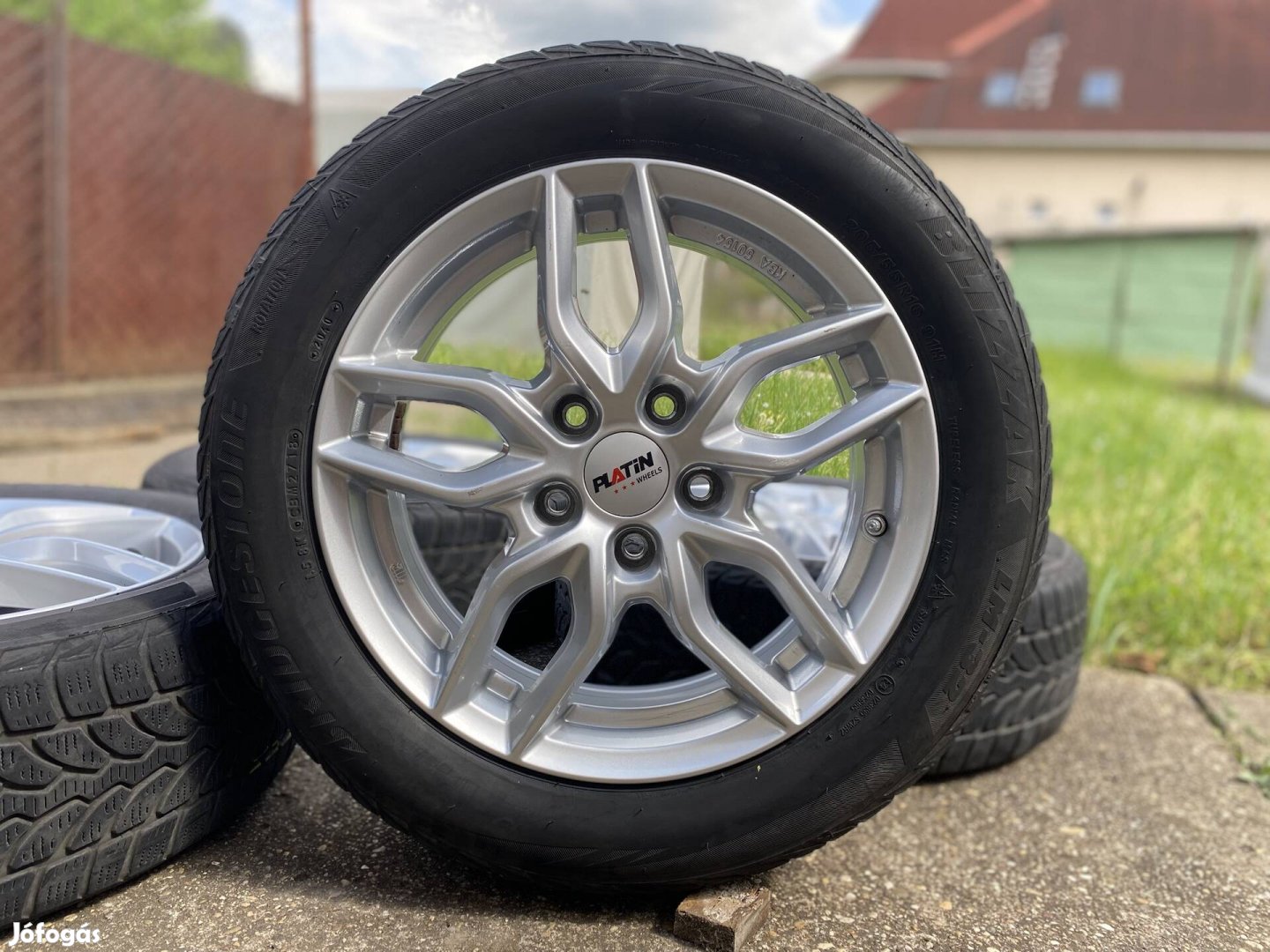 Újszerű Platin 5x114.3-as alufelni szett eladó Nissan Leaf