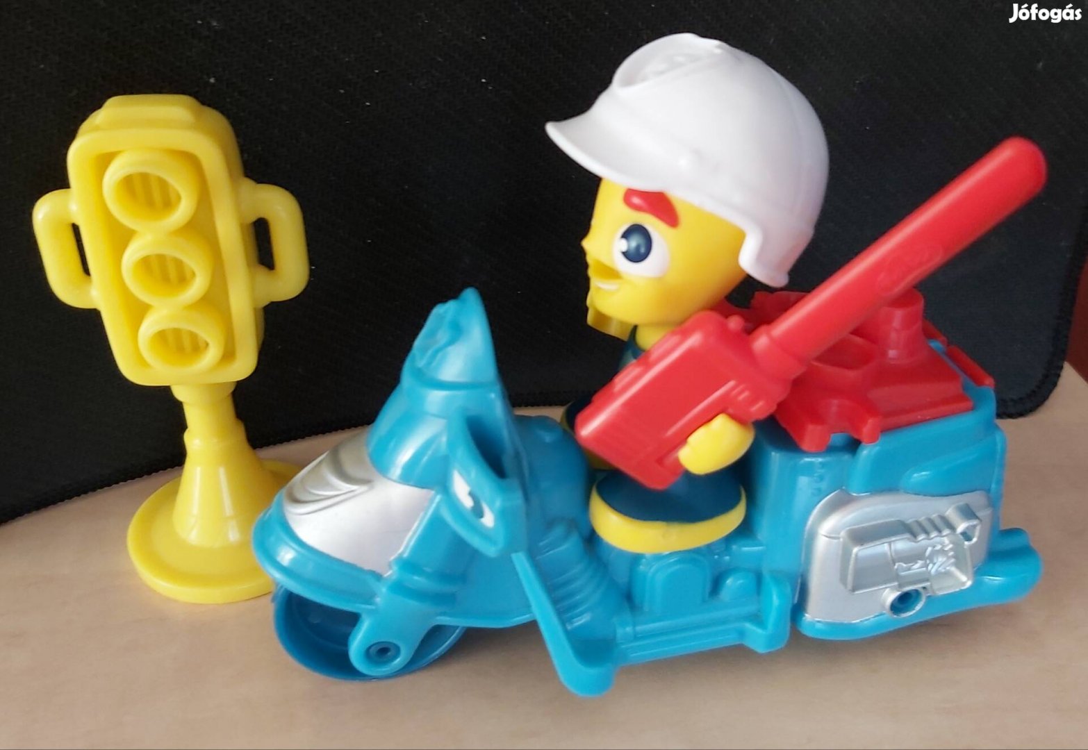 Újszerű Play-Doh Town motoros rendőr (gyurma nélkül) 