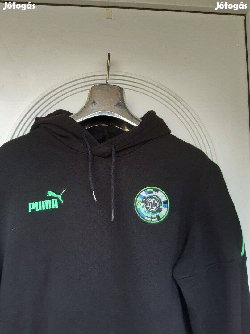 Újszerű,Puma M-es meleg,kapucnis férfi pulóver