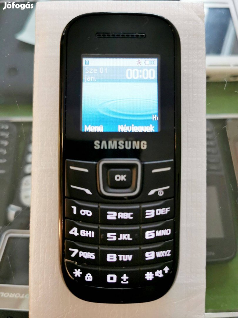 Újszerű Samsung E1200 retro nyomógombos telefon független