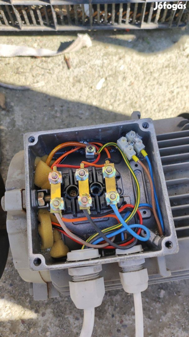 Újszerű Siemens 3kW villanymotor Taper Lock ékszíjtárcsa