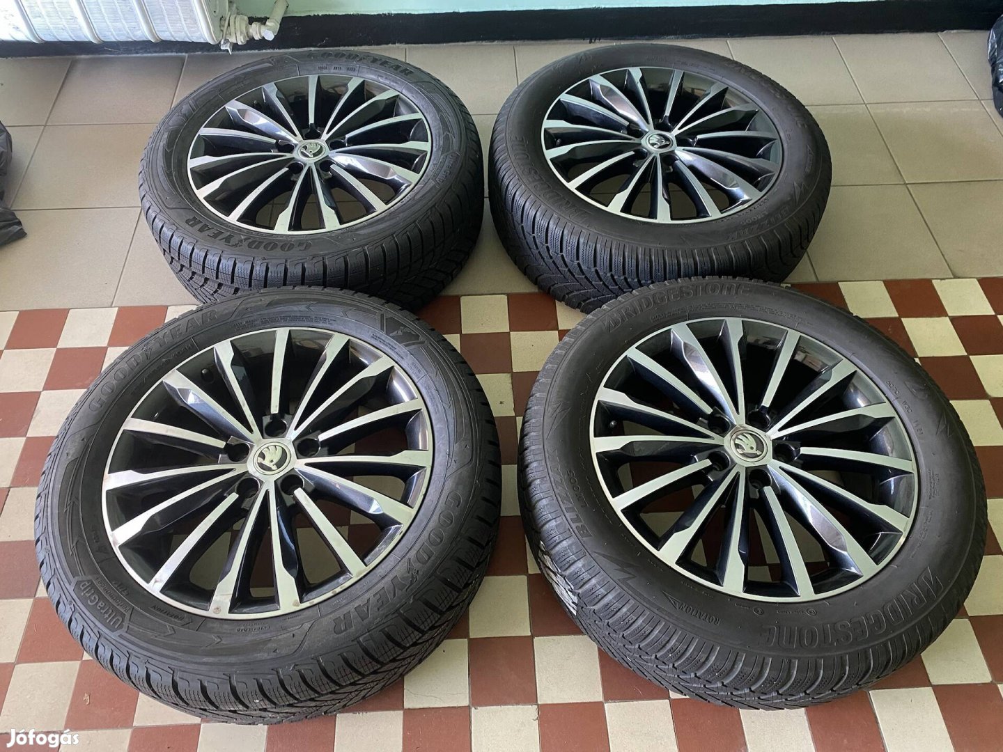 Újszerű Skoda Kodiak gyári 18"-os alufelni 235/55R18