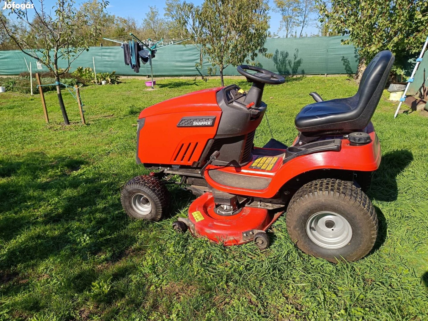 Újszerű Snapper Fűnyírótraktor 