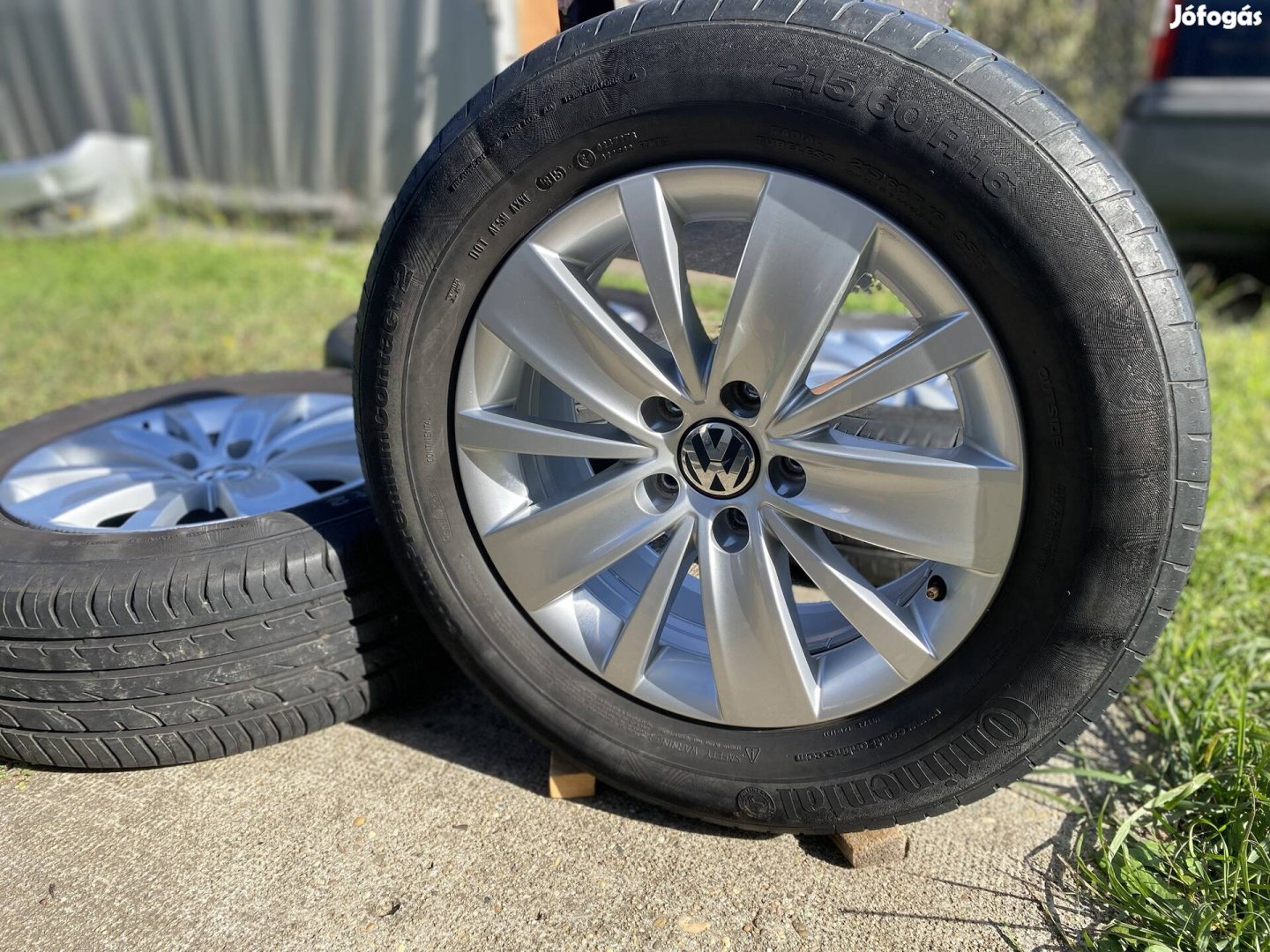 Újszerű VW Sharan 7N gyári 16"-os alufelni szett 215/60R16