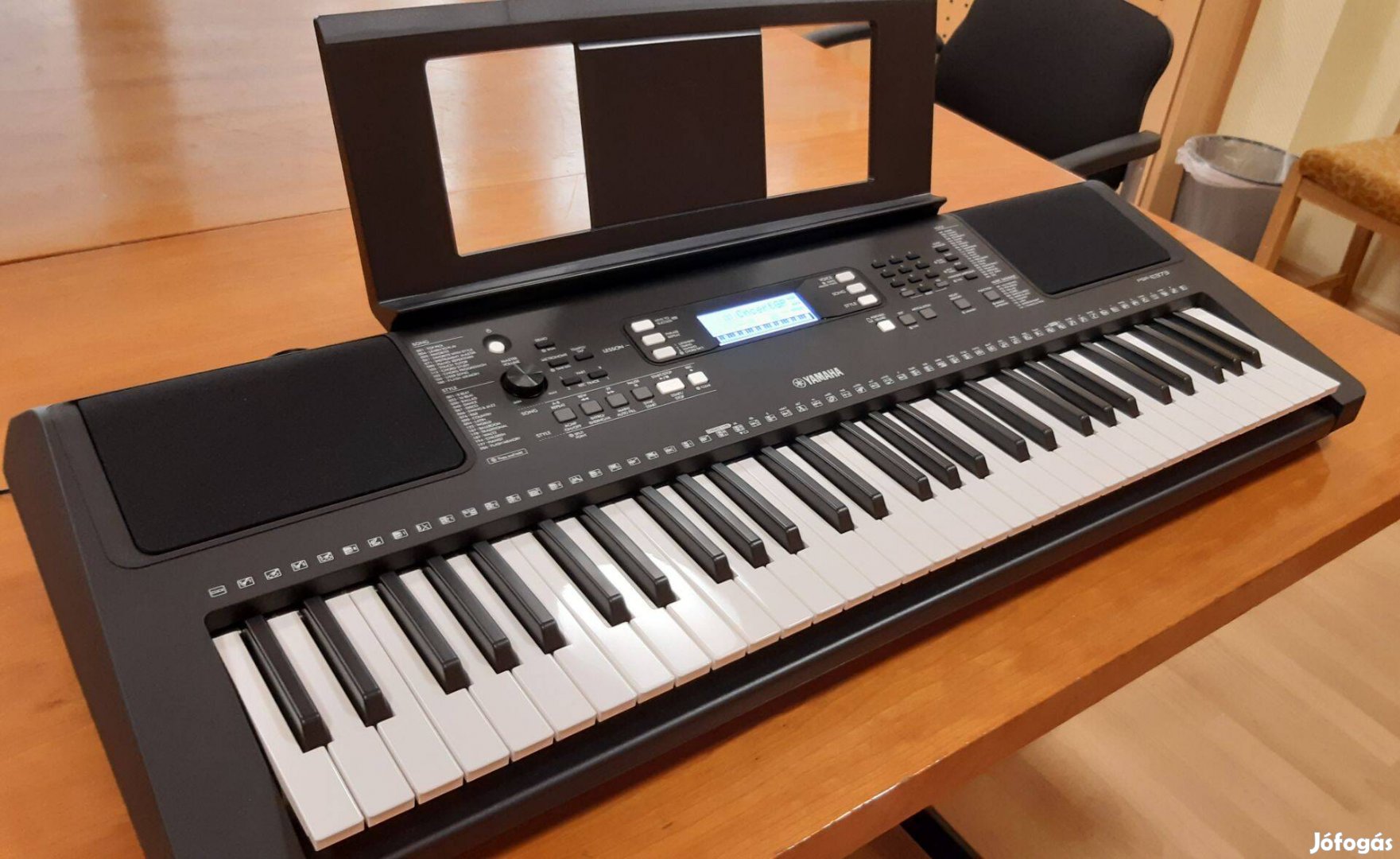 Újszerű Yamaha PSR-E373 hordozható keyboard