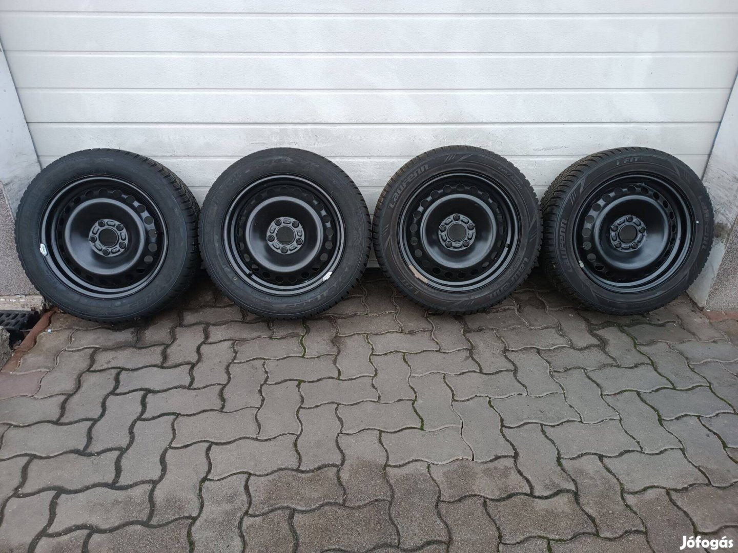 Újszerű! 16" 5x108 Gyári Ford felni téli gumival eladó!