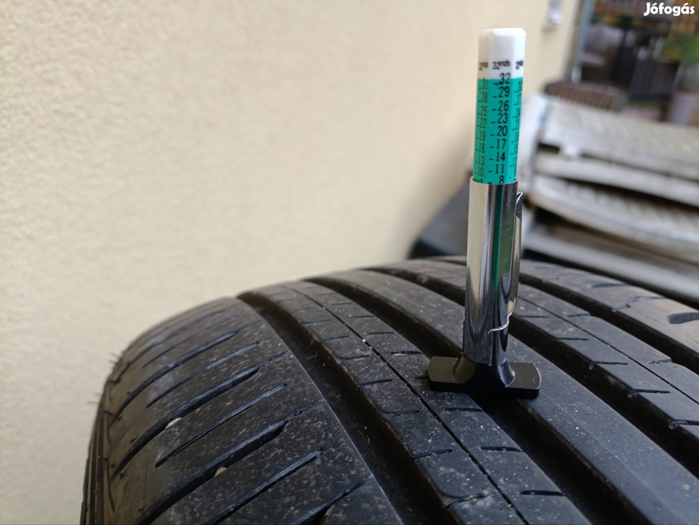 Újszerű! Falken 215/50 r18' nyári gumi 