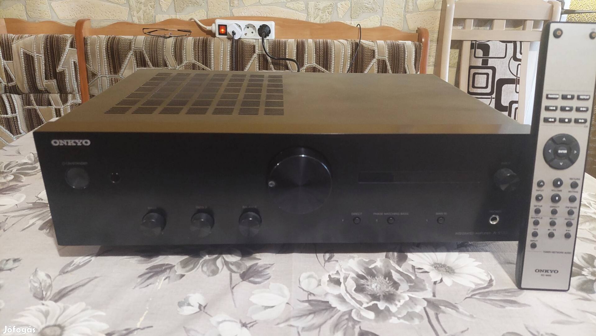 Újszerű  Onkyo A-9130 típusú sztereó erősítő 