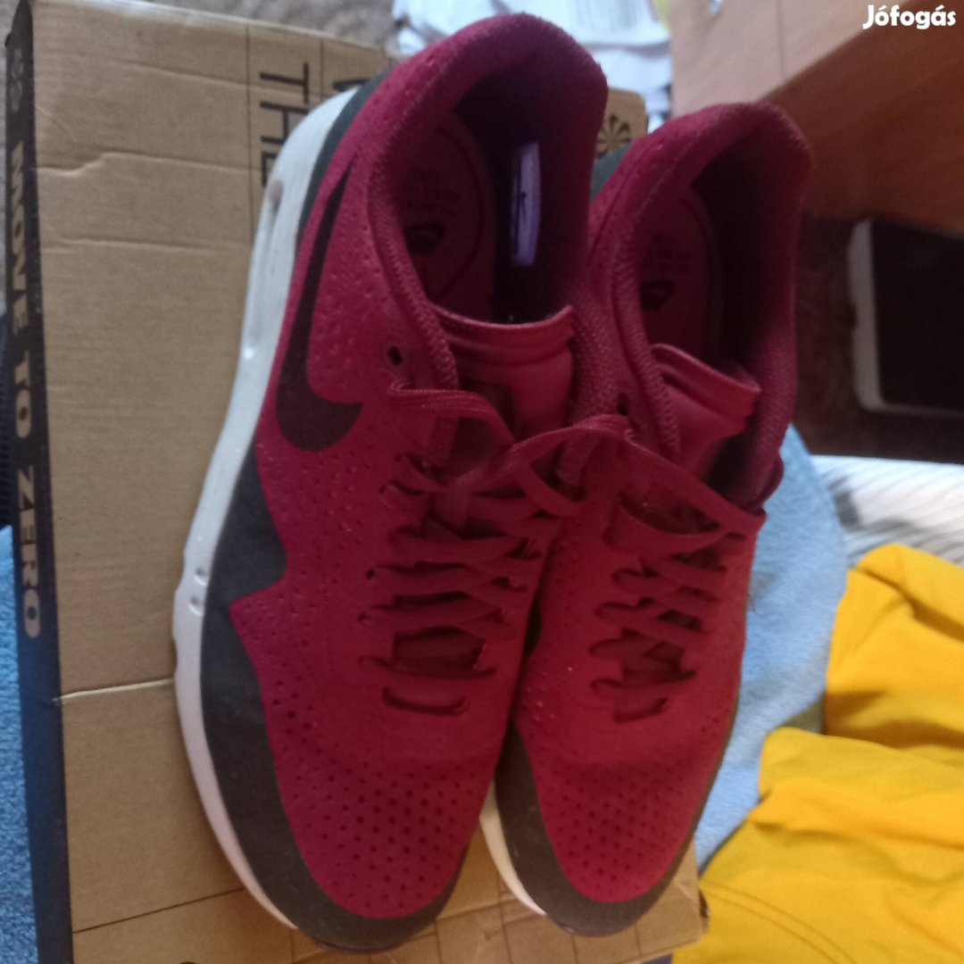 Újszerü ,  2 szer  használt   Nike  Airmax  bordó  41 - es  eladó