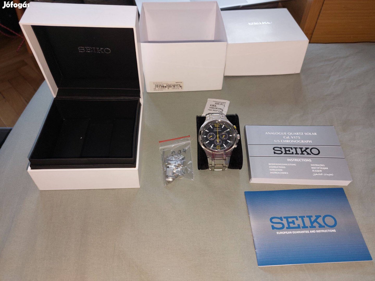 Újszerű, dobozos Seiko SSC449P9 solar chronograph férfi