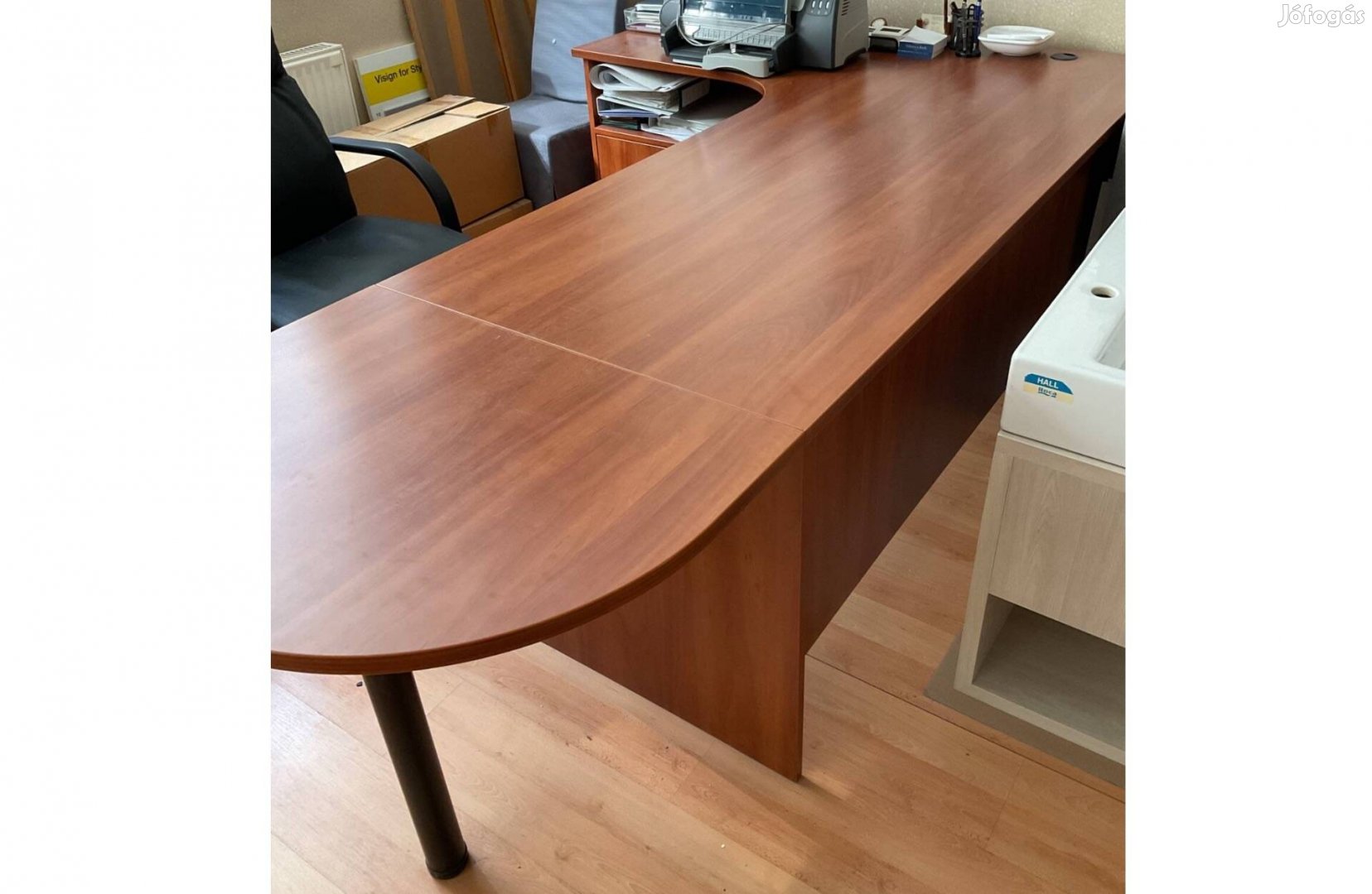 Újszerű, nagy méretű Báthori irodai dolgozó asztal eladó