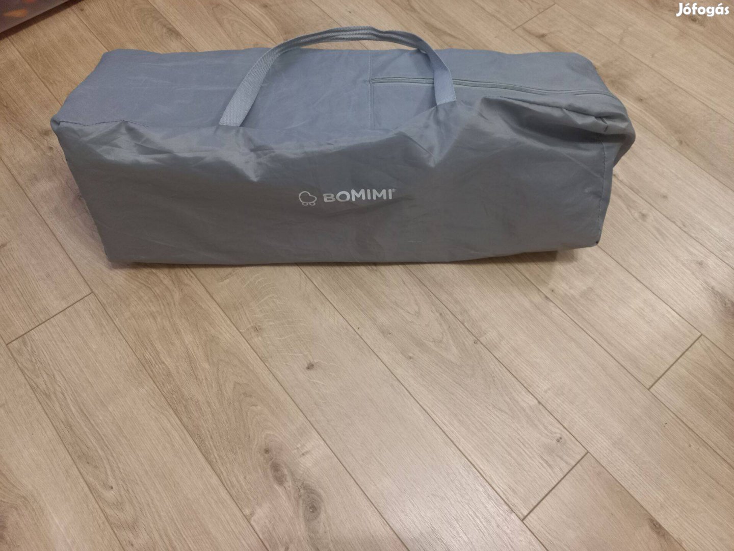 Újszerű állapotban lévő hordozható babaágy eladó